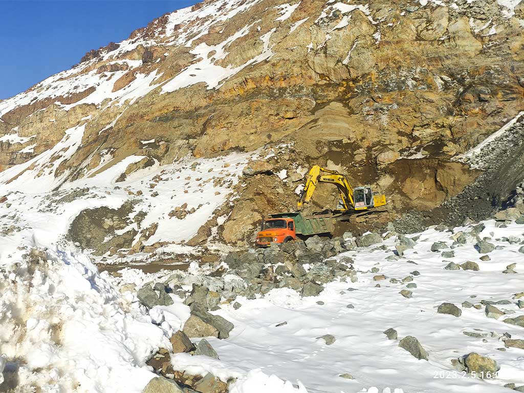 معدن سنگ آهن سرویان - شرکت فنی و مهندسی آراد