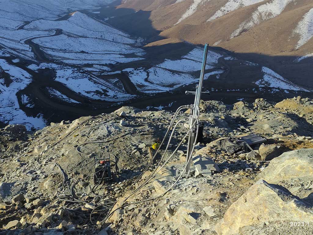 معدن سنگ آهن سرویان - شرکت فنی و مهندسی آراد